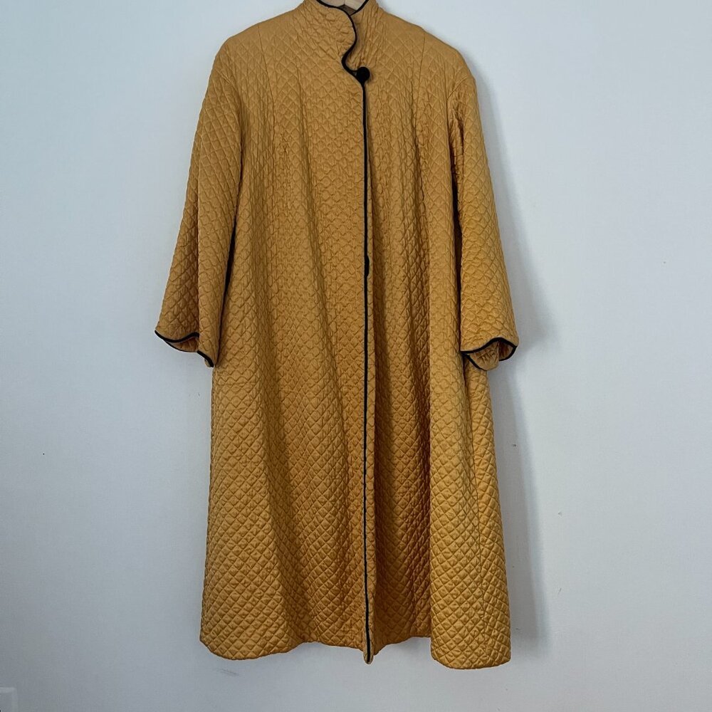 Vintage Golden Quilted Robe - Picture 4 of 9